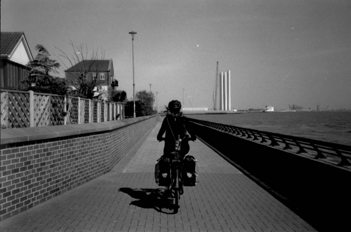 Leeds to Netherlands Bikepacking: Vd9KPhwvNs