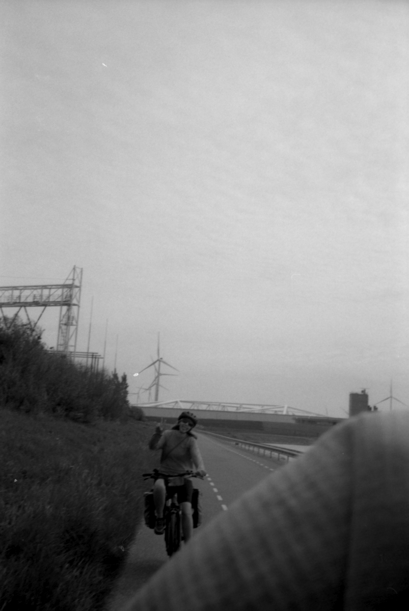 Leeds to Netherlands Bikepacking: Wm6RMowQZk